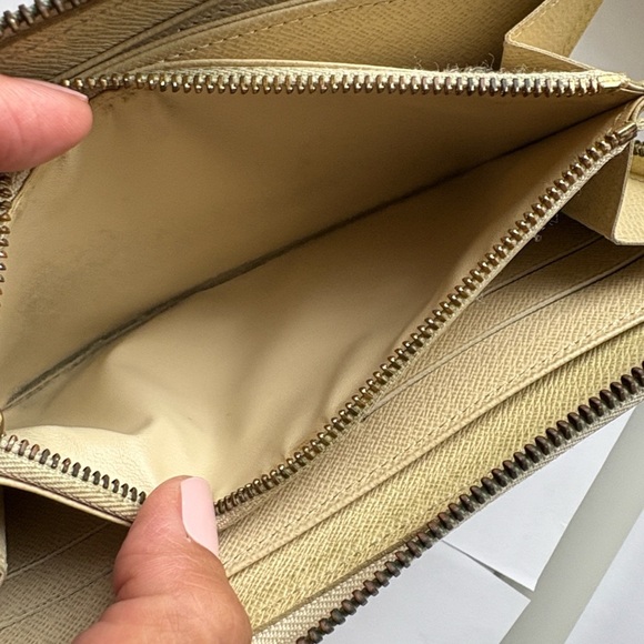 Louis Vuitton Damier Azur Zippy Wallet Canvas PreOwned in Fair Condition - Picture 8 of 14